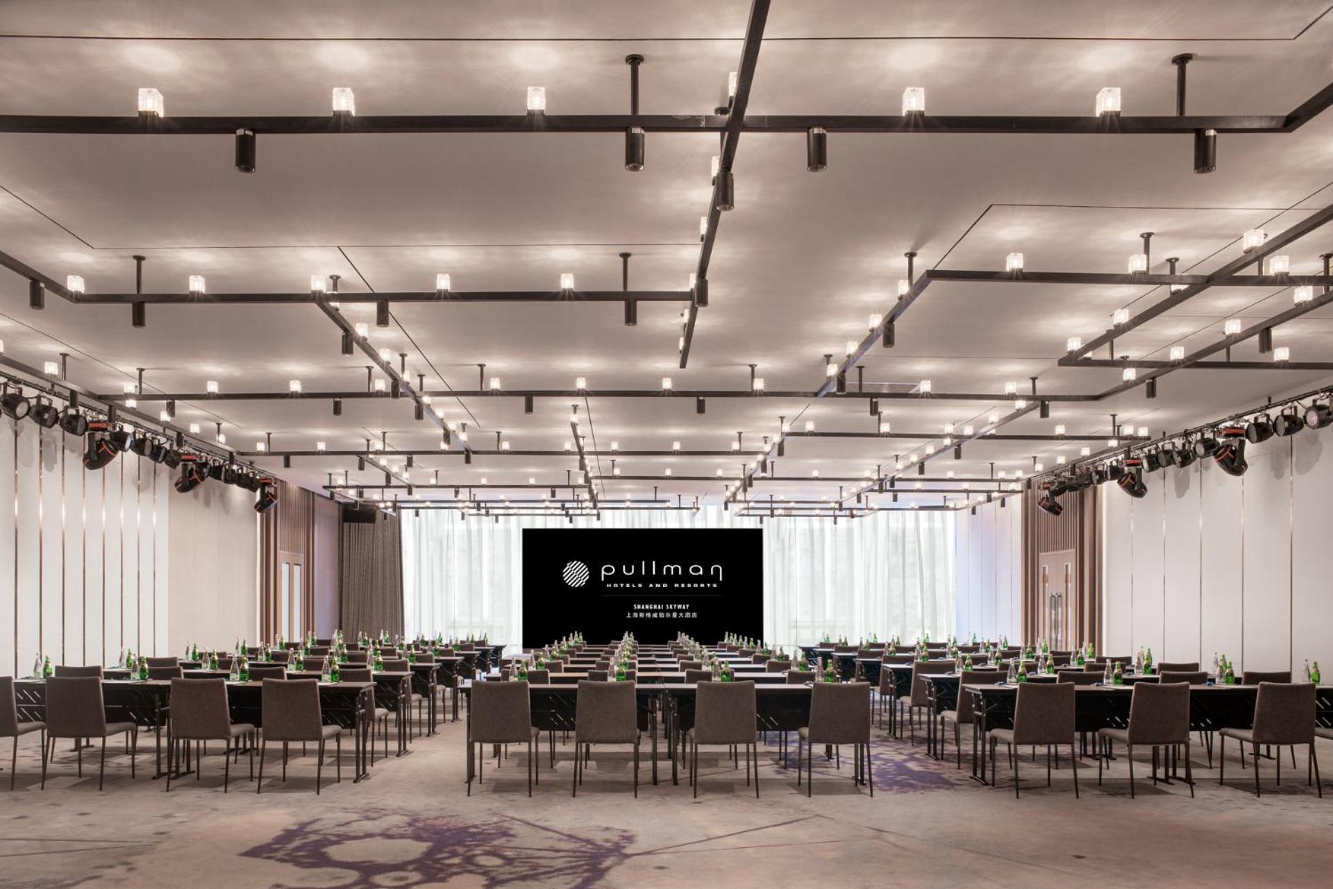 Pullman Shanghai Central - In Xintiandi & Yu Garden Area Exterior photo